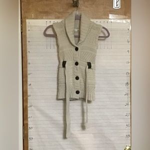 Kids Sleeveless sweater vest belted and buttons in front